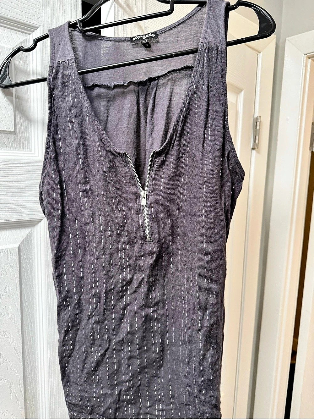 Express Sleeveless Zip-Front Tank in Gray Size Medium Like New